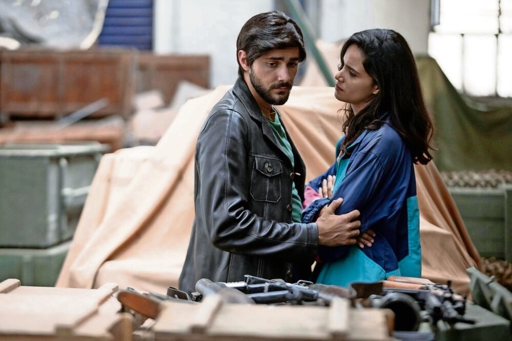 La agente Lena Asayran (Dina Shihabi) lidera la búsqueda del terrorista. Foto: Paramount +