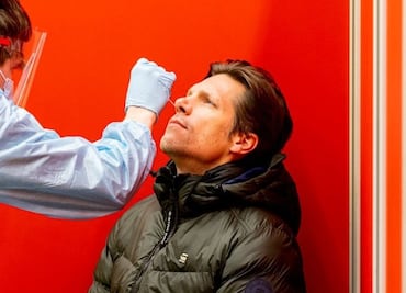 ¿Qué hacer si sospechas tener Covid-19? Aquí una guía de 6 pasos