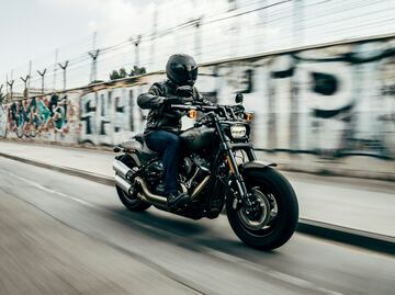 Cuál es la presión correcta de las llantas delanteras de una moto