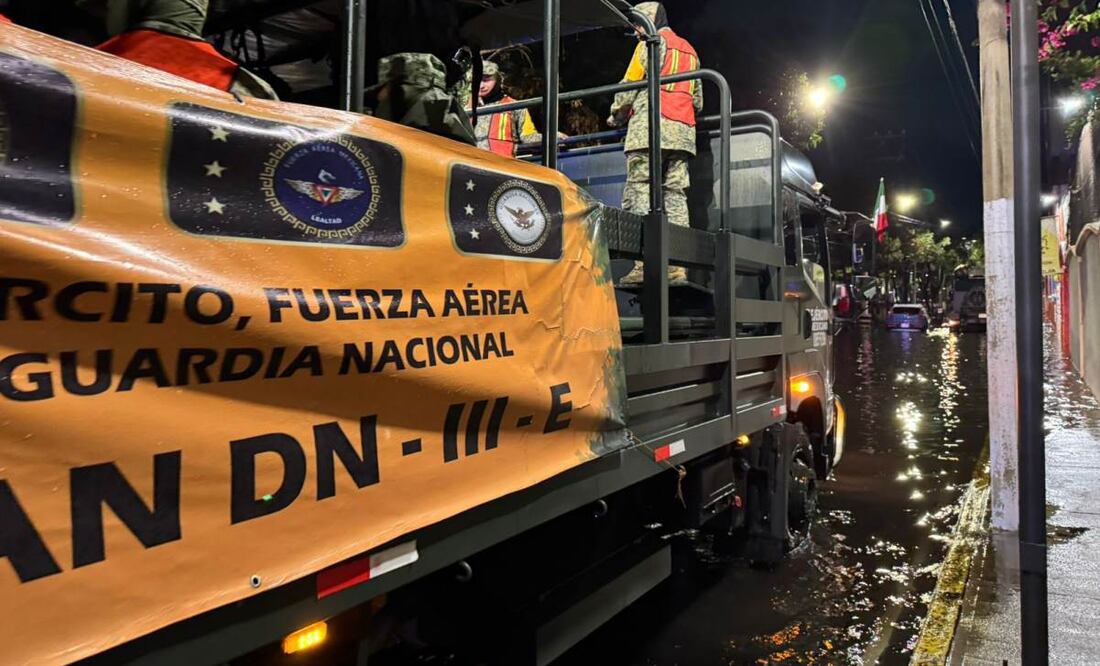 Alcaldía Xochimilco aciva Plan DN-III-E para brindar apoyo a zonas afectadas por intensas lluvias.
Foto: Especial.