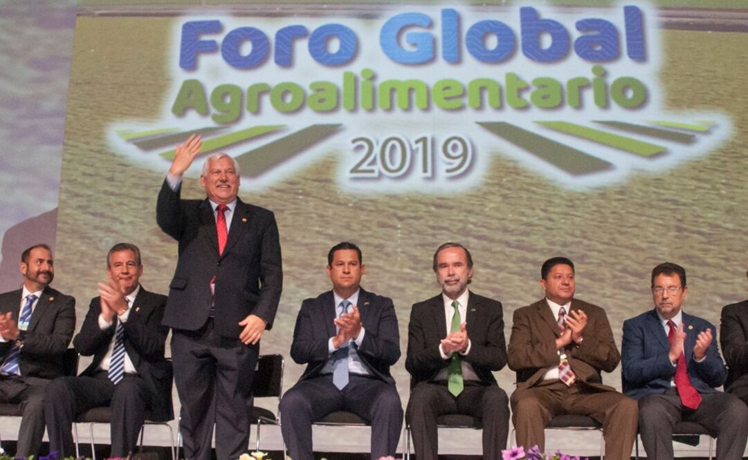 Víctor Villalobos Arámbula, titular de la Secretaría de Agricultura y Desarrollo Rural, en el Foro Global Agroalimentario 2019 / FOTO: tomada de Twitter @vmva1950