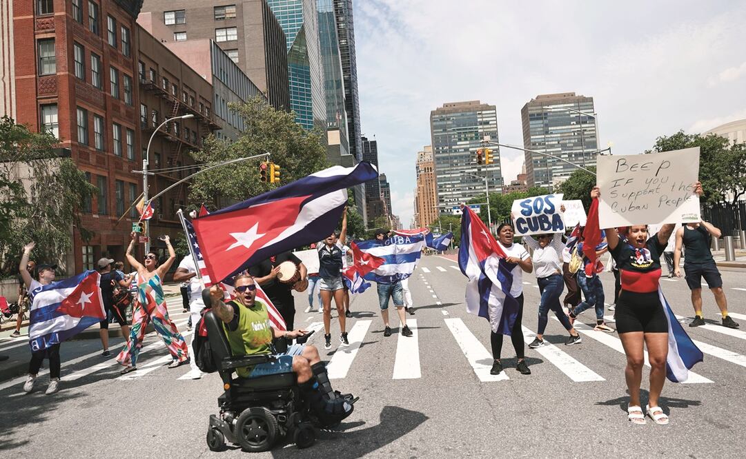 Manifestantes, ayer frente a las Naciones Unidas en la ciudad de Nueva York. Foto: Michael M. Santiago/ AFP.