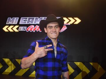 Julián Figueroa también trabajó en el teatro, así fue su debut