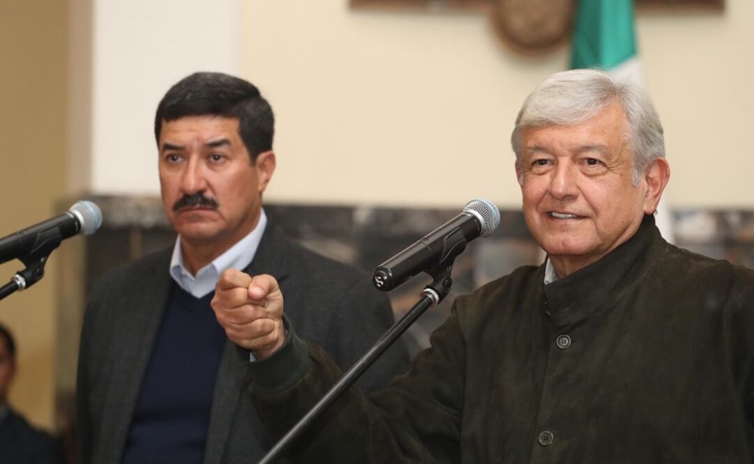 El gobernador de Chihuahua, Javier Corral y el presidente electo, Andrés Manuel López Obrador. Foto: Berenice Fregoso/EL UNIVERSAL