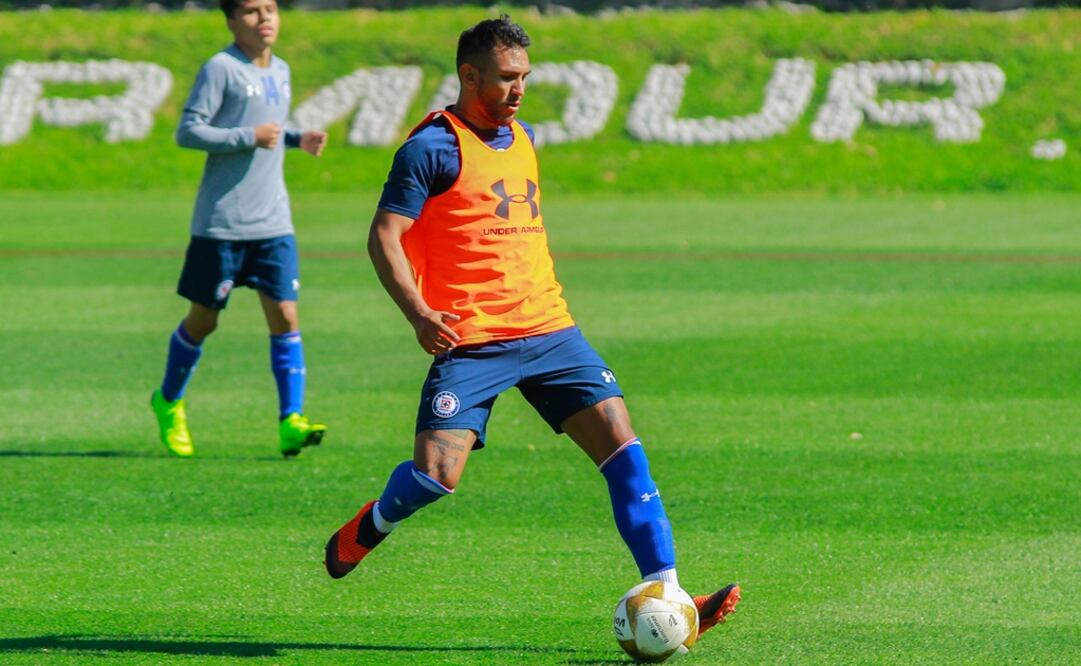 Walter Montoya durante un entrenamiento de La Máquina en la Noria. FOTO/IMAGO7