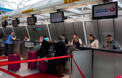 Aerolínea marroquí prohíbe ordenadores en vuelos a EU