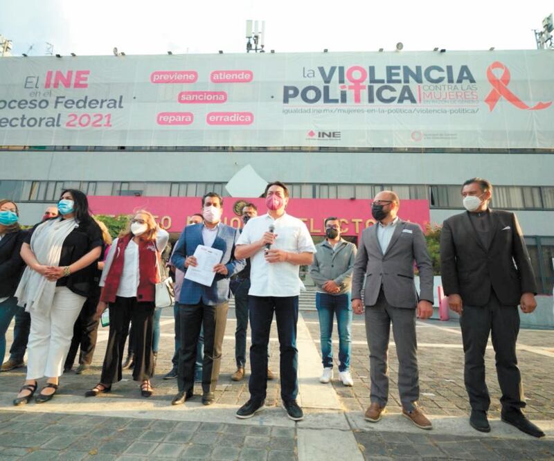 Mario Delgado presenta impugnación contra el INE. Foto: ESPECIAL