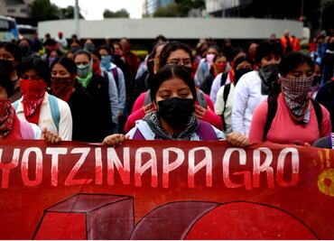 Ayotzinapa 10 años: EZLN refrenda su apoyo a los padres de los 43 normalistas desaparecidos