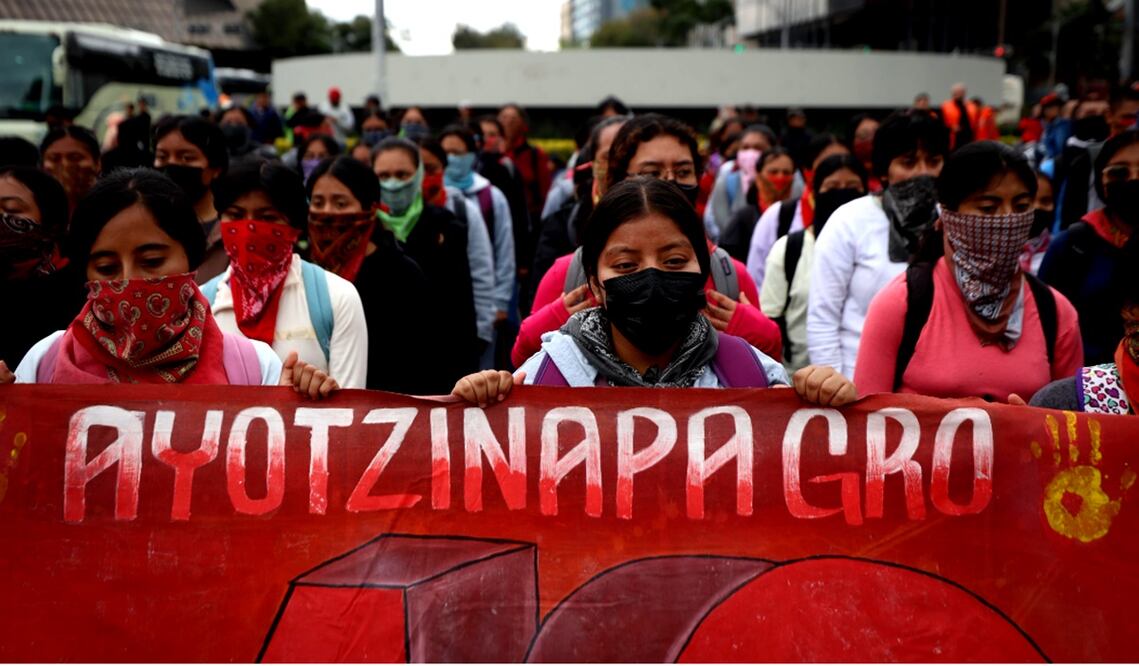 Manifestación en la Ciudad de México de los padres de los 43 normalistas desaparecidos de Ayotzinapa. Foto: Diego Simón Sánchez archivo /EL UNIVERSAL