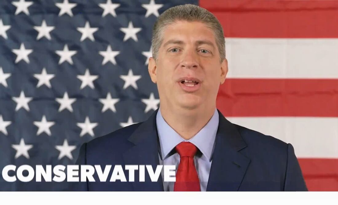 Publicado en sus redes sociales, Eigel posteó en X: “Mi último anuncio de televisión es un mensaje sencillo para los inmigrantes ilegales: la fiesta se acabó. Hagan las maletas. Se van a ir de aquí”. Foto: Captura de video