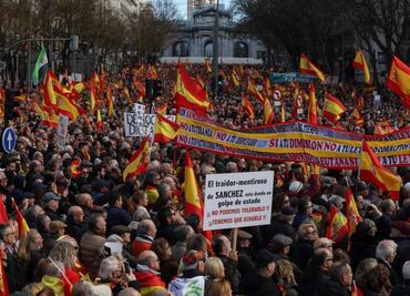 Miles se manifiestan en Madrid contra el gobierno de Pedro Sánchez