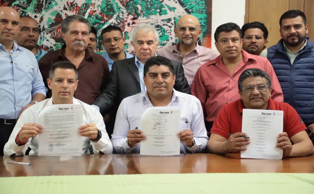 Uno de los acuerdos principales es el retiro del bloqueo instalado por Santiago Yaitepec. Foto: Especial