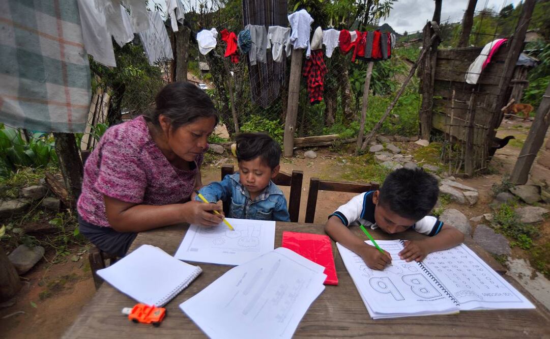 Familias de los municipios de Cochoapa y Metlatonoc Foto: Salvador Cisneros/EL UNIVERSAL