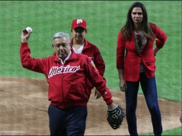 AMLO inaugura casa de los Diablos Rojos del México