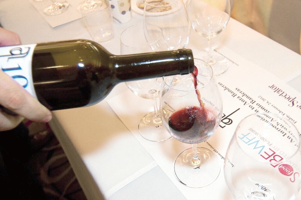 La importación total de vino en México fue 54.3 millones de litros en 2014, y de ese volumen llegaron de España 16.6 millones de litros (ARCHIVO EL UNIVERSAL)