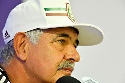 Tuca Ferretti explica porqué no convocó a 'Chicharito'