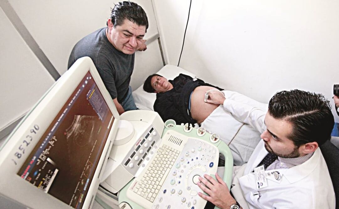 Los cambios no sólo se presentan en las madres. Según estudios, también se manifiestan en los hombres que se involucran en el cuidado de los hijos. (FOTO: Archivo. EL UNIVERSAL)