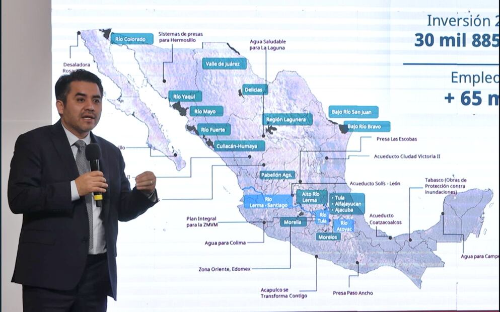 Como parte del Plan México, el Gobierno de México destinarán 30 mil 885 millones de pesos para obras prioritarias de presas, acueductos y plantas potabilizadoras que se distribuirán en las 32 entidades del país. El director de la Conagua, Efraín Morales, explicó que durante el sexenio se contemplan 37 proyectos estratégicos. Foto: Gabriel Pano / EL UNIVERSAL
