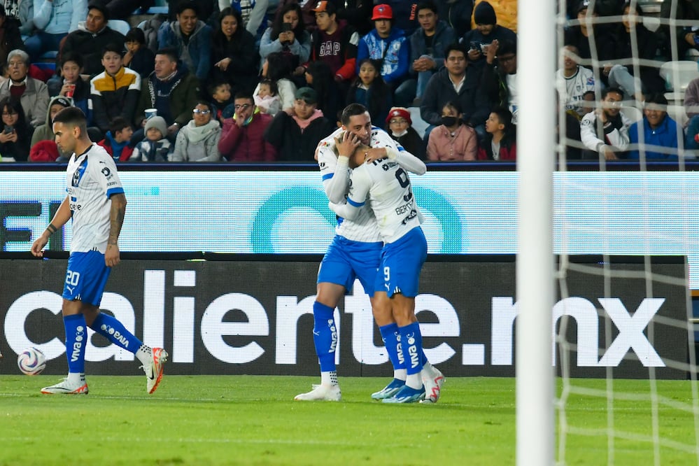 Rogelio Funes Mori festeja con Germán Berterame / Foto: Imago7