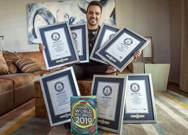 Luis Fonsi recibe siete récords Guinness por "Despacito"