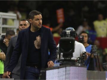 Nicolás Larcamón y Fernando Ortiz fueron expulsados tras protagonizar bronca en el Estadio Azteca