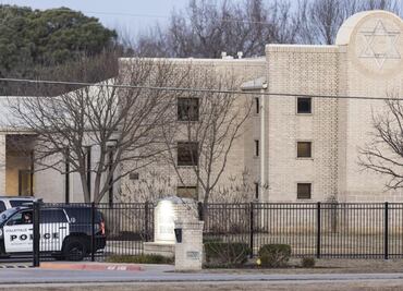 “Un acto de fe”: iglesias contratan seguridad ante la violencia armada en EU