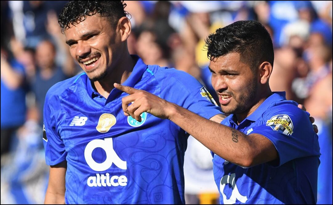 Golazo del triunfo de Jesús Corona. Foto: AFP