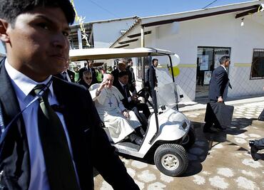 Papa se reúne con reos peligrosos en Bolivia