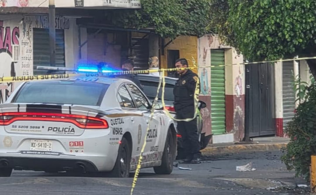 El automóvil permanece bajo resguardo policiaco en espera de que concluyan las diligencias ministeriales. Foto: Especial