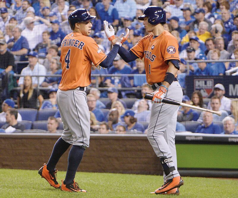 George Springer (4) conectó jonrón solitario en el quinto episodio (JOHN RIEGER. USA TODAY SPORTS)