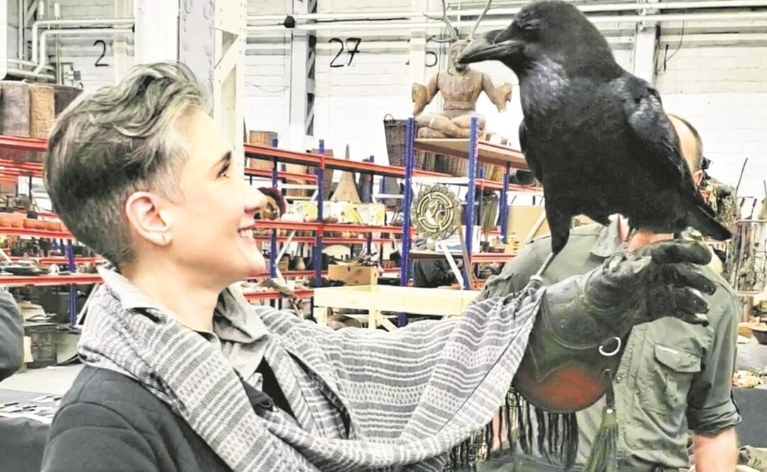 Issa hacía bromas y gritaba mientras comandaba el set de Britannia. Foto:  ARCHIVO EL UNIVERSAL 