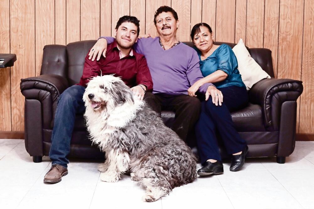 El día en que se enteró de su enfermedad, Ricardo habló con su familia. Entre todos tomaron la decisión de buscar una segunda opinión, pero los resultados fueron los mismos (FOTOS: IVÁN STEPHENS. EL UNIVERSAL)