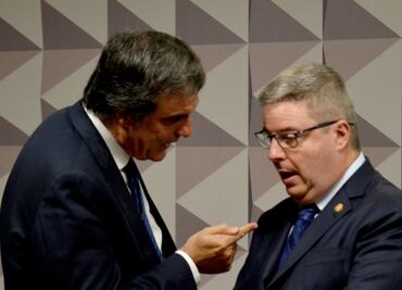 Defensa de Dilma Rousseff afirma que instructor de juicio omite pruebas