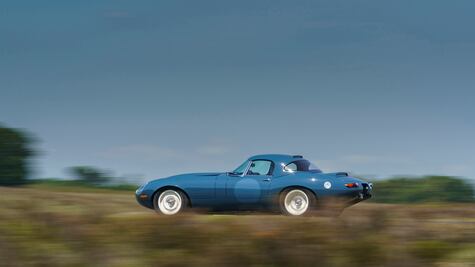 Este auto clásico ha sido restaurado con mecánica moderna 