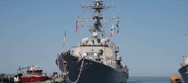 EU envía destructores con misiles guiados cerca de Venezuela, reporta AP; Maduro lanza amenaza