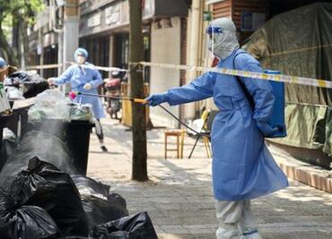 China registra 39 muertos por coronavirus en Shanghái y casos nuevos en Beijing