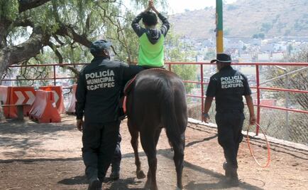 Ofrecen equinoterapia para rehabilitar a menores con discapacidad en Ecatepec