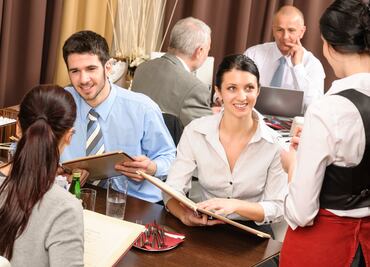 Por nada del mundo le digas o hagas esto a los meseros