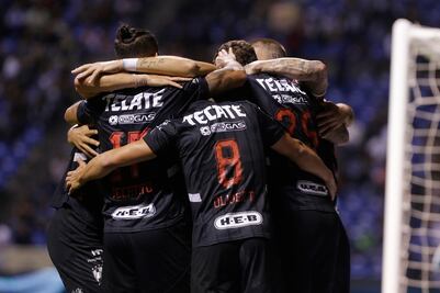 Rayados de Monterrey se imponen ante Puebla; Sergio Canales se roba la noche y firma un hat-trick