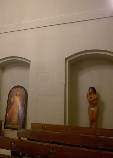 Tokischa en una iglesia de San Sebastián, España.