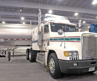 Daimler prevé mantener nivel de ventas en 2020