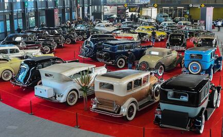 Vehículos clásicos exhiben su belleza en la UNAM