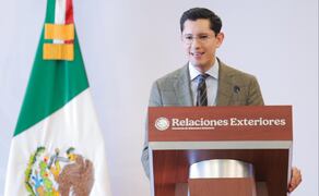 El canciller Roberto Velasco sostuvo una llamada telefónica con el ministro de Relaciones Exteriores de Perú, Carlos Espá (07/08/2026). Foto: Especial