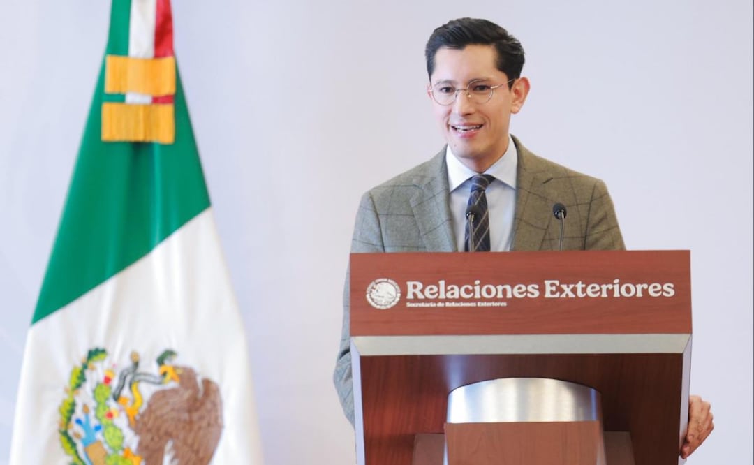El canciller Roberto Velasco sostuvo una llamada telefónica con el ministro de Relaciones Exteriores de Perú, Carlos Espá (07/08/2026). Foto: Especial