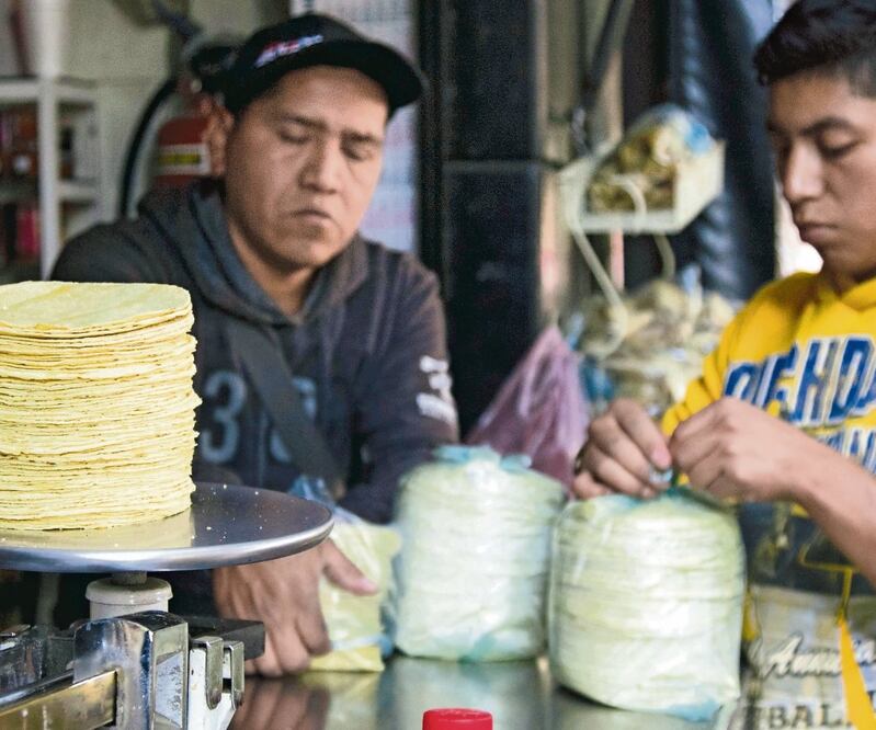 La elevada inflación en México ha provocado el aumento generalizado de precios, aseveró el dirigente nacional del PAN. Foto: Archivo