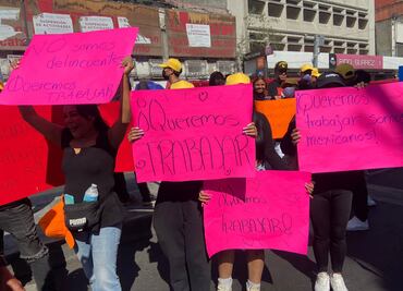 ¡Queremos trabajar!; Comerciantes y trabajadores de Plaza Izagaga 89 realizan bloqueo para exigir reapertura del lugar