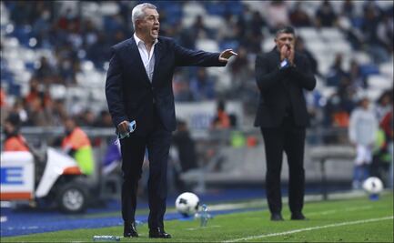 Javier Aguirre no se sale de su discurso