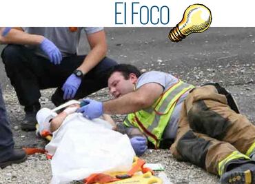 El Foco: Bombero tranquiliza a niño con su teléfono