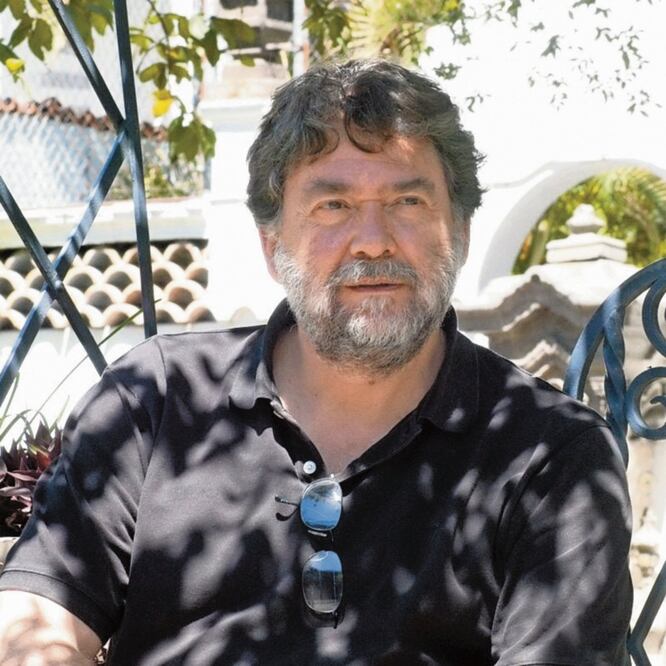 Guillermo Navarro, de 63 años, está a la espera de que se concreten un par de proyectos, los cuales dirigiría por completo. ESPECIAL