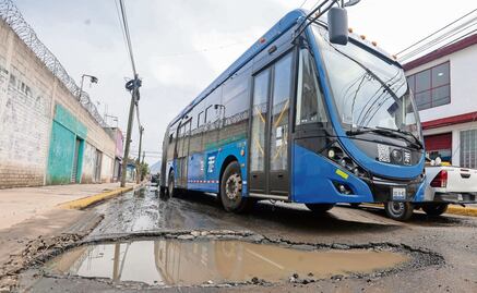 Surgen más baches en ruta del Trolebús en Chalco